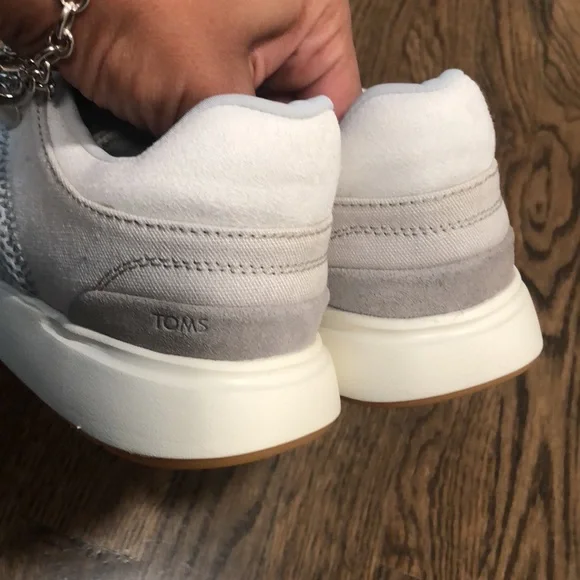 TOMS Women's Arroyo women sneakers gray and baby blue size 8.5 - Picture 6 of 11